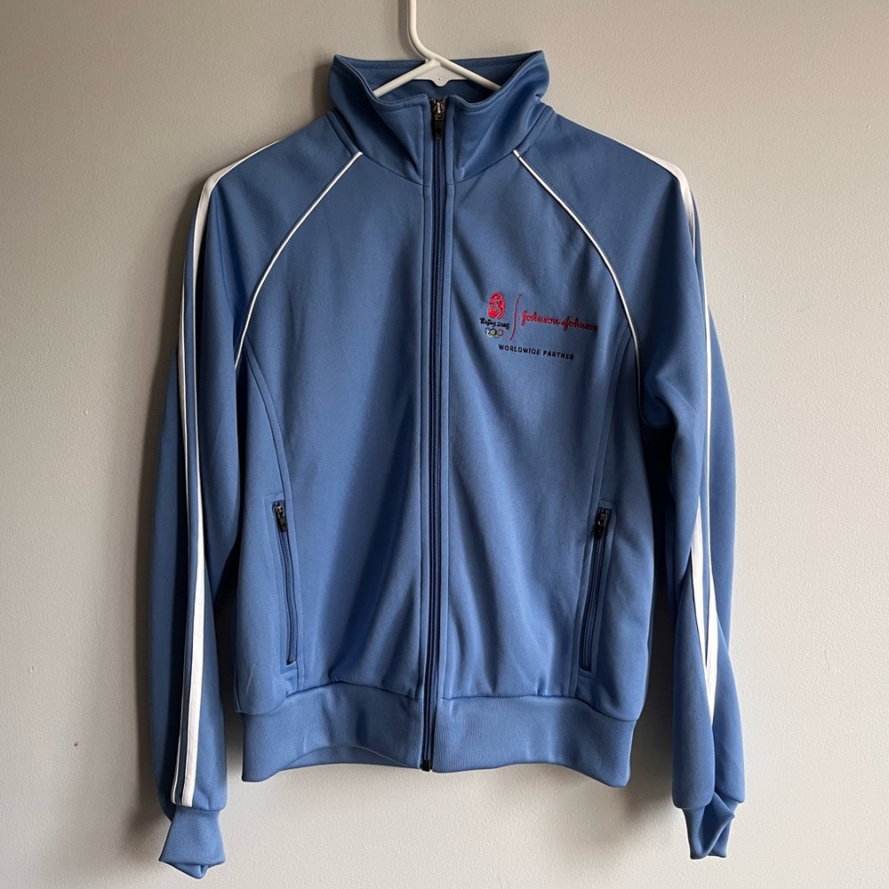 Vintage 2008 Beijing Olympics Johnson & Johnson sponsored sweater + FREE PIN!